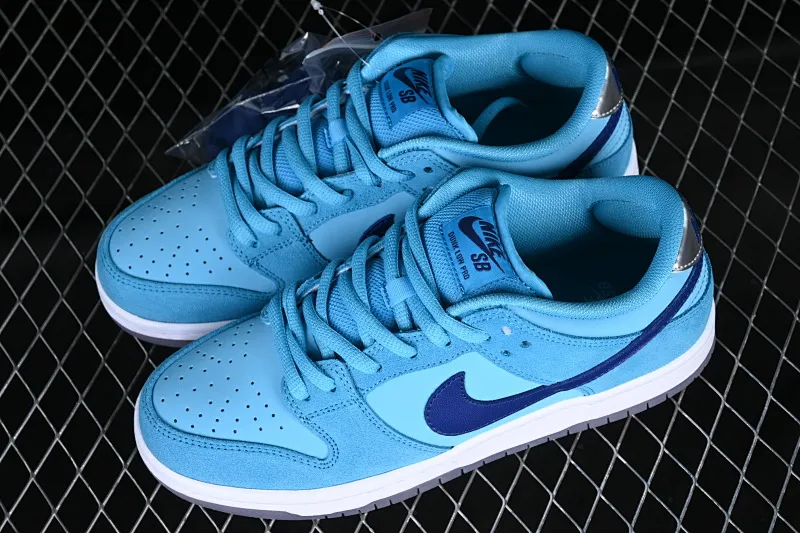All categories Nk SB Dunk series Nk SB Dunk Low low-top sneakers K version NK SB Dunk Low Pro sky blue imitation wool low-top casual sneakers BQ6817-400